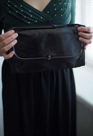 VINTAGE 60'S BLACK LEATHER SHOULDER BAG