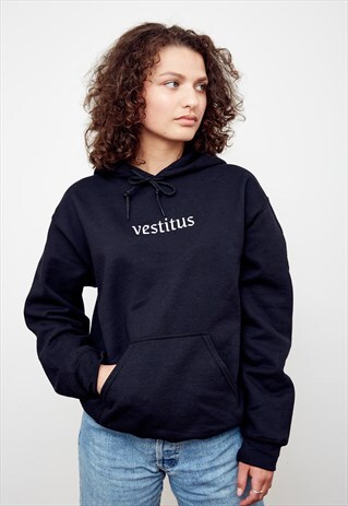VESTITUS EMBROIDERED PULLOVER HOODIE BLACK