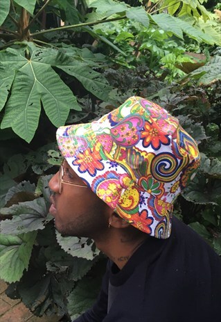 WHITE MULTI PRINT BUCKET HAT