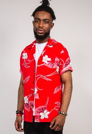 VINTAGE 90'S RED HAWAIIAN FLORAL SHORT SLEEVE SHIRT