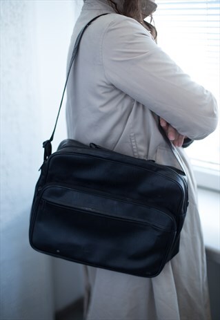 VINTAGE 80'S BLACK SHOULDER BAG