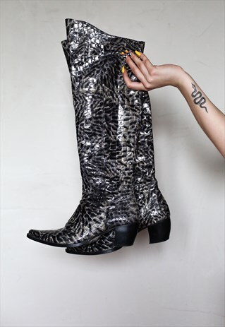 GREY SNAKESKIN PRINT KNEE COWBOY BOOTS . POINTED TOE.