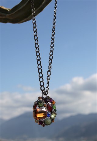 DEADSTOCK MULTI COLOR CRYSTALS CHAIN PANDANT NECKLACE.