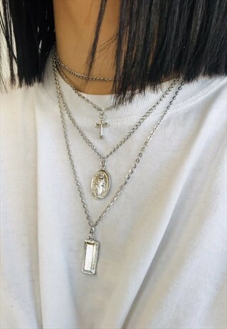 THE MULTI LAYER TRIPLE CHARM PENDANT NECKLACE