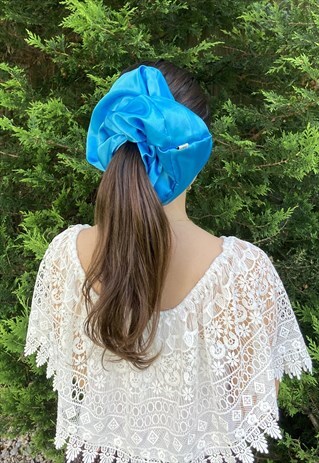 GIANT SATIN HAIR SCRUNCHIE