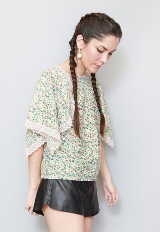 VINTAGE 1970'S FESTIVAL FLORAL ANGEL SLEEVE PEASANT TOP