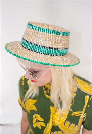 VINTAGE ROUND STRAW HAT