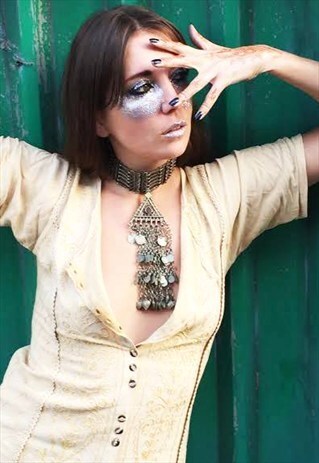 TRIANGLE EYE PENDANT