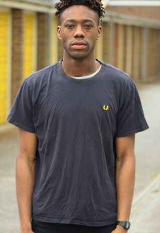 VINTAGE // FRED PERRY // T-SHIRT