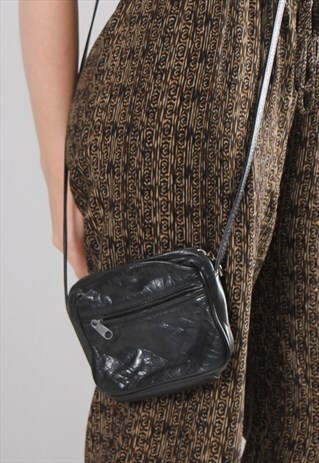 VINTAGE 90S SMALL LEATHER ZIP CROSS BODY BAG PURSE