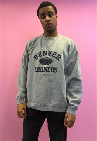 VINTAGE REEBOK SWEATSHIRT