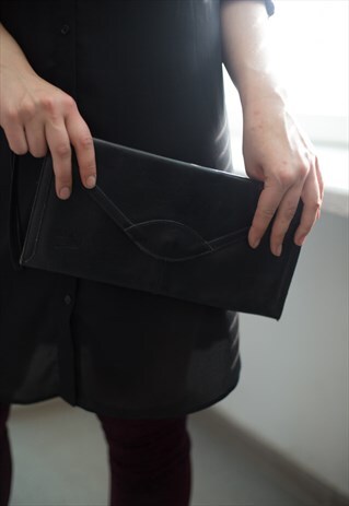 VINTAGE 80'S BLACK LEATHER CLUTCH BAG