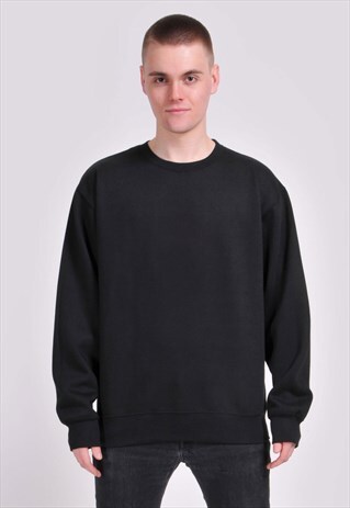 BLACK ESSENTIAL SWEATSHIRT