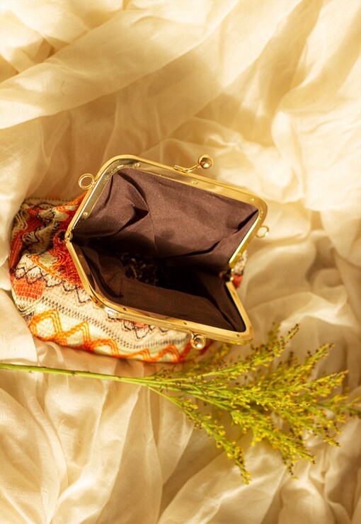 garment image