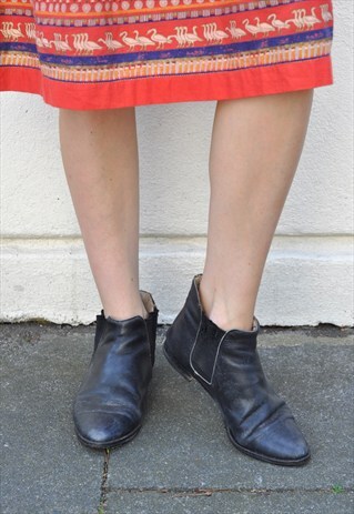 VINTAGE 90S BLACK LEATHER FESTIVAL ANKLE BOOTS