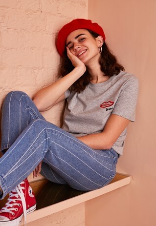 O&F BISOUS EMBROIDERY TEE