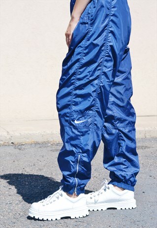 90S VINTAGE NIKE NAVY BLUE WINDBREAKER PANTS