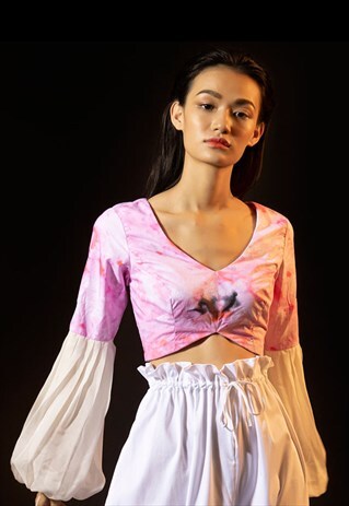 CROP TOP WITH PLEATED BALLOON SLEEVES IN PINK AND WHITE