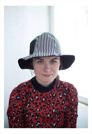 VINTAGE 70'S BLACK/WHITE STRIPED HAT