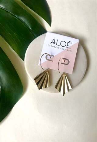 24K GOLD PLATED GOLD FAN HOOP EARRINGS