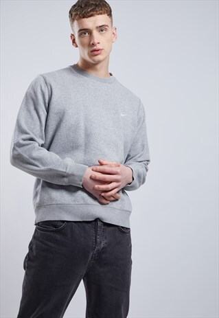 VINTAGE NIKE SWEATSHIRT