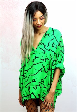 1990S VINTAGE SILKY GREEN AND BLACK PATTERNED OVERSIZED TOP