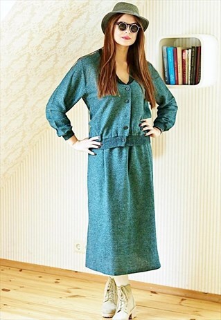 GREEN KNITTED VINTAGE SKIRT SUIT