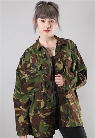 VINTAGE MILITARY ARMY CAMO OVERSIZE JACKET LARGE