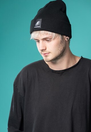 CLASSIC LOGO BEANIE IN BLACK