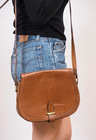 VINTAGE BROWN LEATHER SADDLE BAG