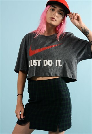 VINTAGE NIKE CROP T-SHIRT