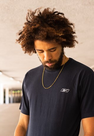 VINTAGE 00'S REEBOK T SHIRT IN BLACK AND WHITE