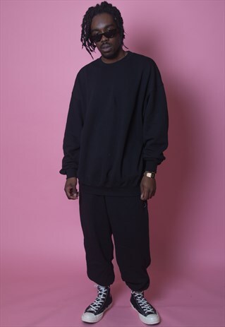 JUMPER IN BLACK