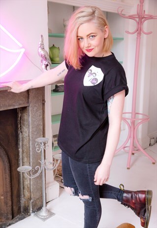WITCH CREST BLACK TEE