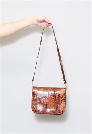 VINTAGE 1970'S BROWN FAUX SNAKE LEATHER SHOULDER BAG
