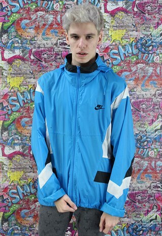VINTAGE NIKE SHELL JACKET / WINDBREAKER. BRANDED SPORTSWEAR