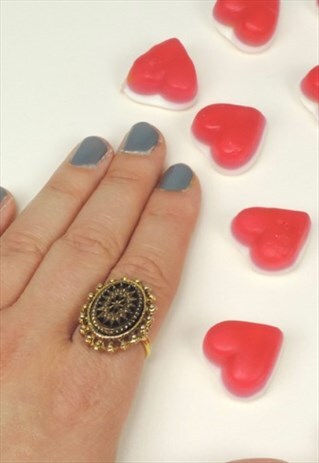 VINTAGE RING, BLACK AND GOLD