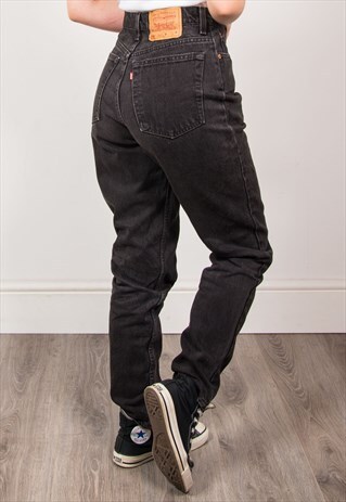 LEVI'S VINTAGE MOM JEANS