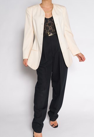 VINTAGE WHITE BUTTONED BLAZER