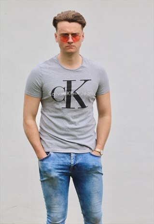 CALVIN KLEIN USA 90S FLAGSHIP T-SHIRT