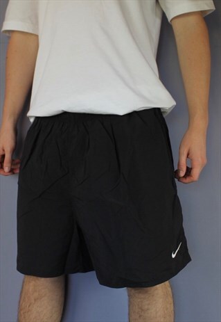 VINTAGE NIKE SHORTS IN BLACK WITH POCKETS, EMBROIDERED LOGO