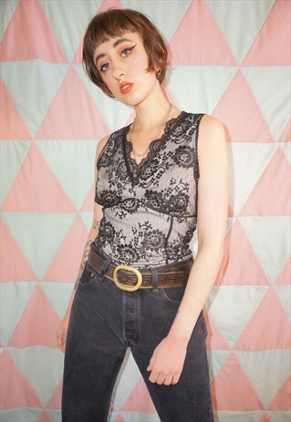 VINTAGE 90S FLORAL PATTERNED LACE TOP