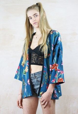 FALLING FLOWER PRINT KIMONO