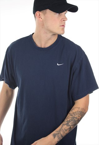 VINTAGE NIKE SMALL LOGO T SHIRT TEE