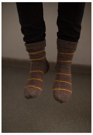 BROWN HANDMADE STRIPED KNITTED WOOL SOCKS