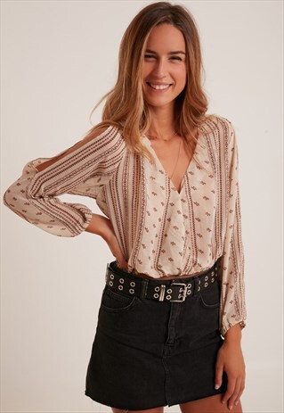 SUBDUED V-NECK BLOUSE