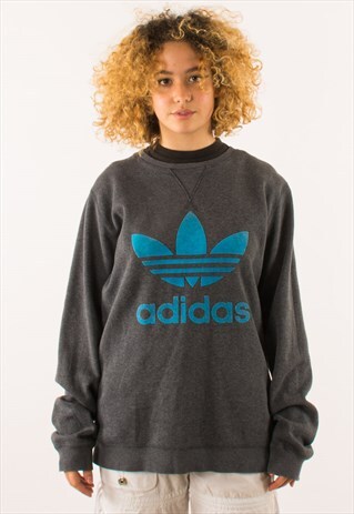 VINTAGE GREY ADIDAS CREWNECK SWEATSHIRT £16.00PRICE