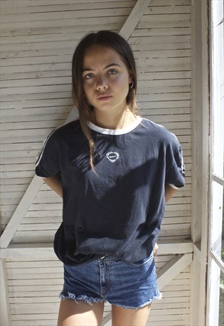 VINTAGE NAVY & WHITE NIKE T-SHIRT