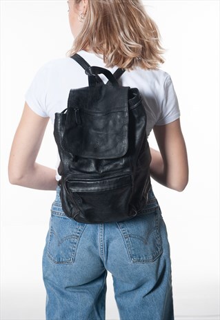 VINTAGE 90S LEATHER PRADA BAG IN BLACK