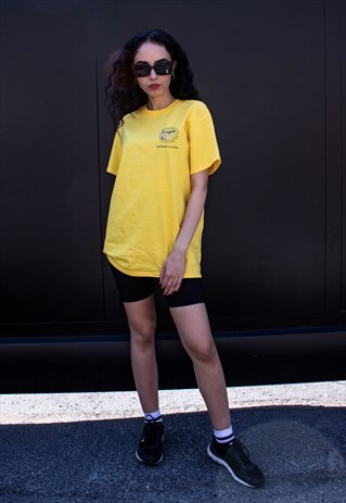 T-SHIRT IN YELLOW WITH SUNSHINE CALLING GRAPHIC PRINT